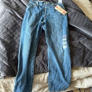 New Levi straight jeans